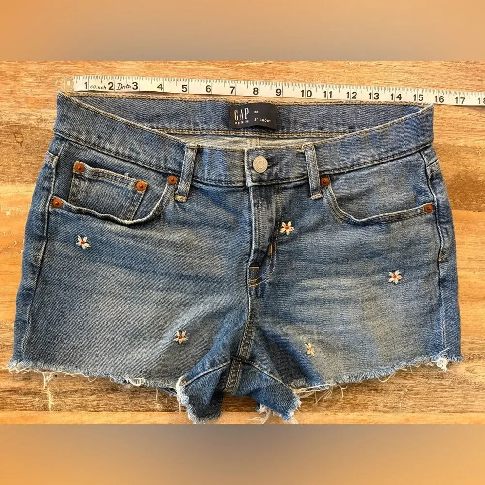 GAP Denim Women's Jean Shorts Size 28 Floral Embroidered 3” Stretch Denim Boho